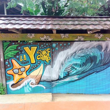 La Y Surf Camp Hotel Bocas Town Exterior photo
